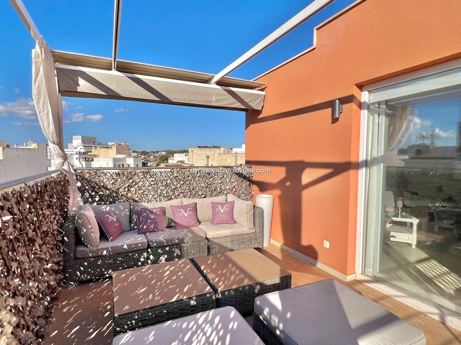 1 bedroom Penthouse for sale in Palma de Mallorca - € 470,000 (Ref: 9420227)