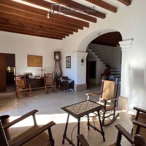 7 soveværelse Finca/Landehus til salg i Selva med garage - € 8.900.000 (Ref: 9420231)