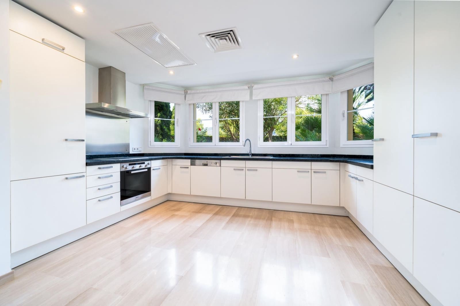 2 bedroom Apartment for sale in Illetas with pool - € 900,000 (Ref: 9420242)