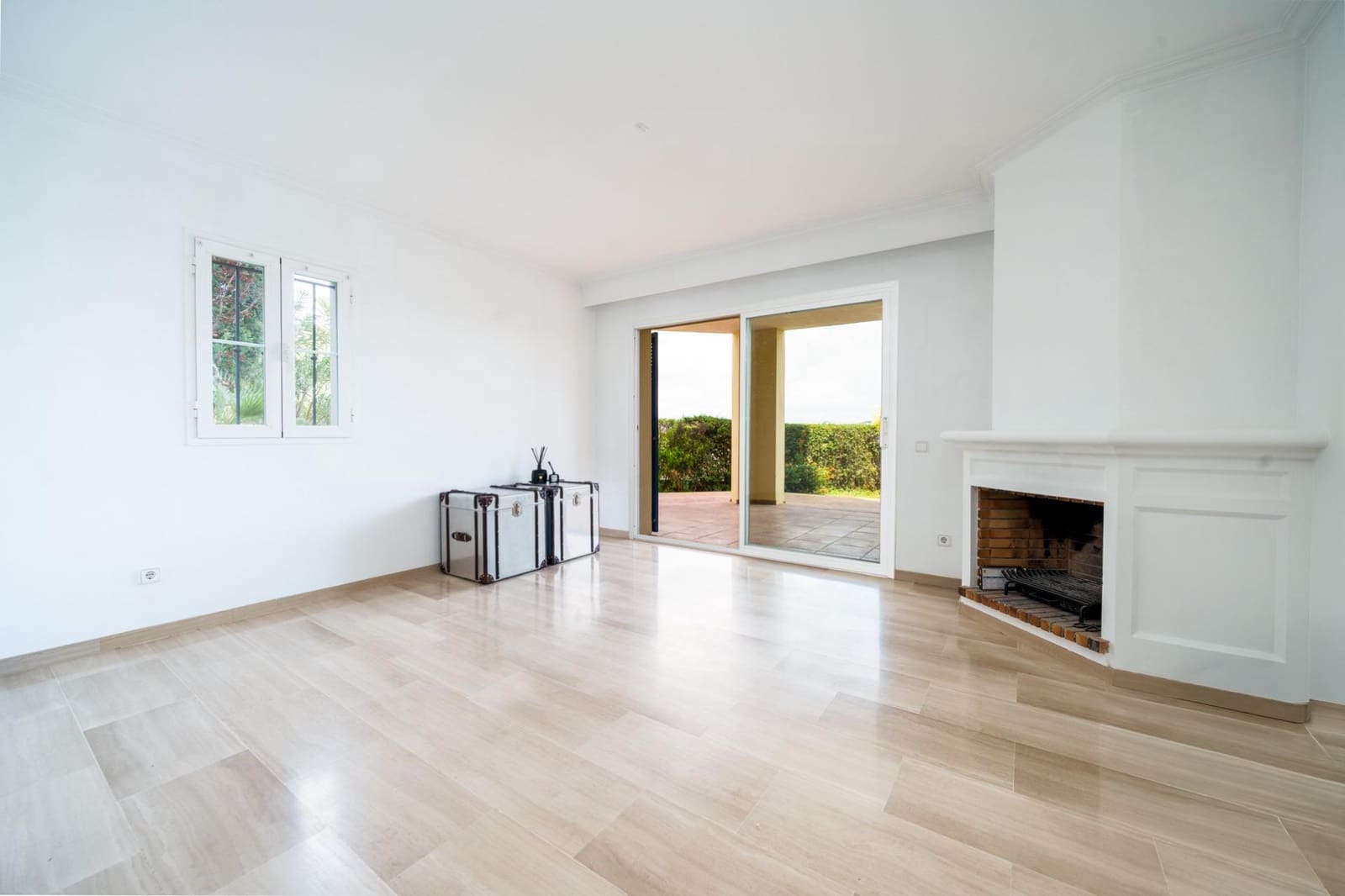 2 bedroom Apartment for sale in Illetas with pool - € 900,000 (Ref: 9420242)