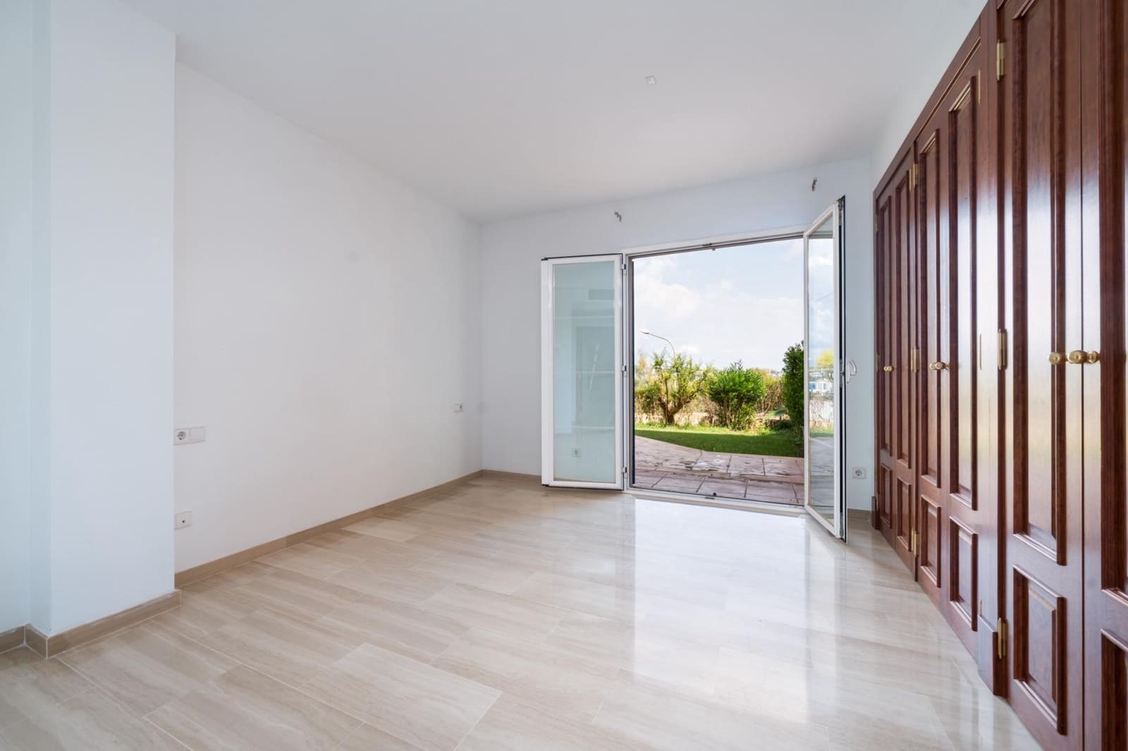 2 bedroom Apartment for sale in Illetas with pool - € 900,000 (Ref: 9420242)