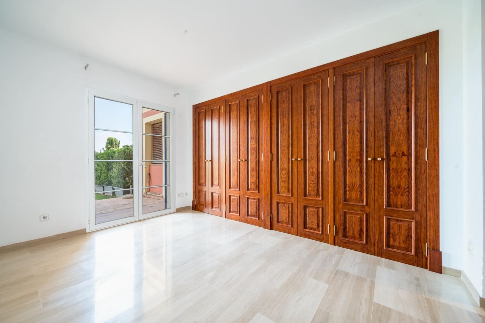 2 bedroom Apartment for sale in Illetas with pool - € 900,000 (Ref: 9420242)