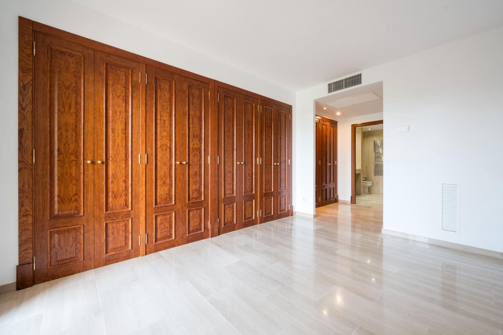 2 bedroom Apartment for sale in Illetas with pool - € 900,000 (Ref: 9420242)