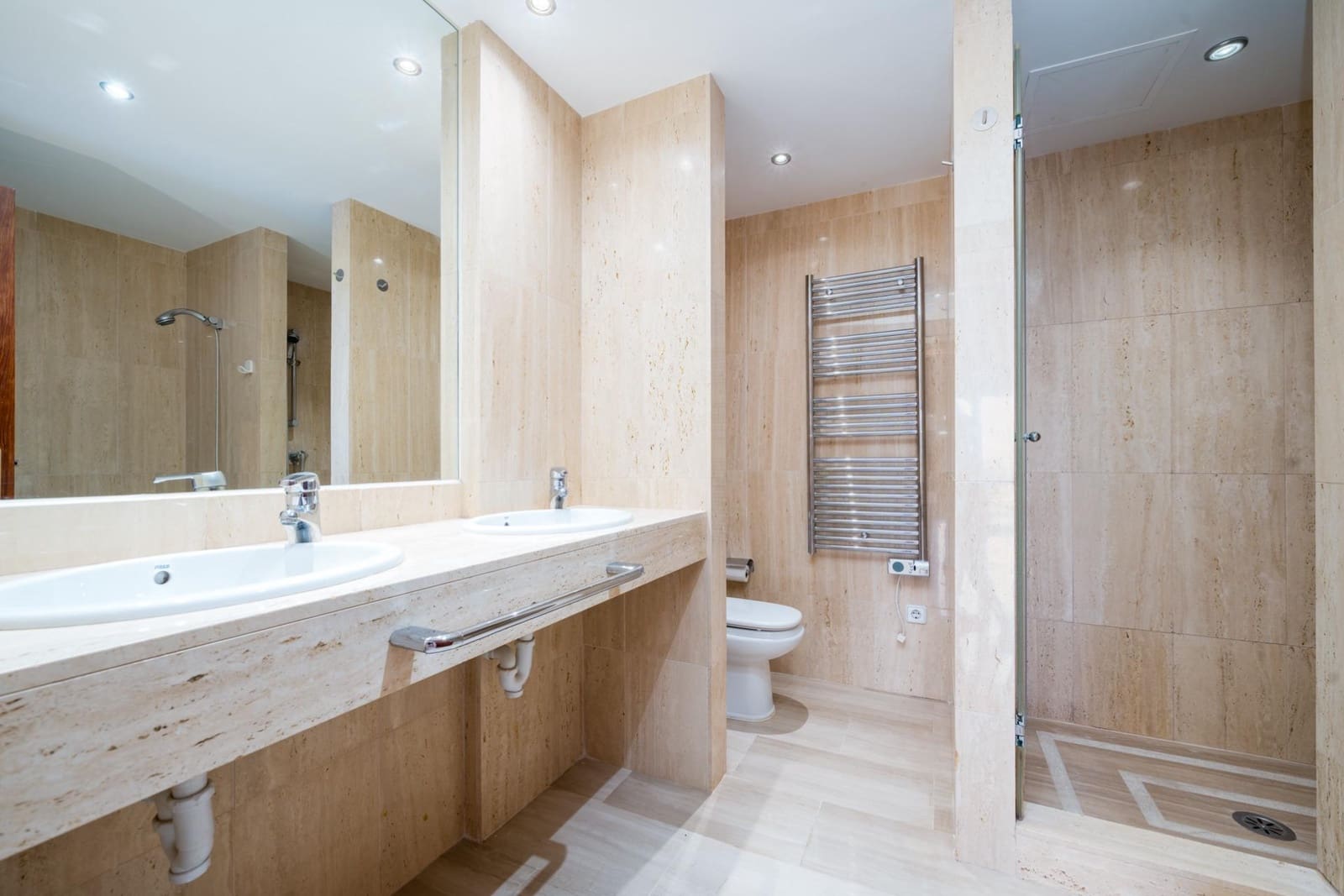 2 bedroom Apartment for sale in Illetas with pool - € 900,000 (Ref: 9420242)