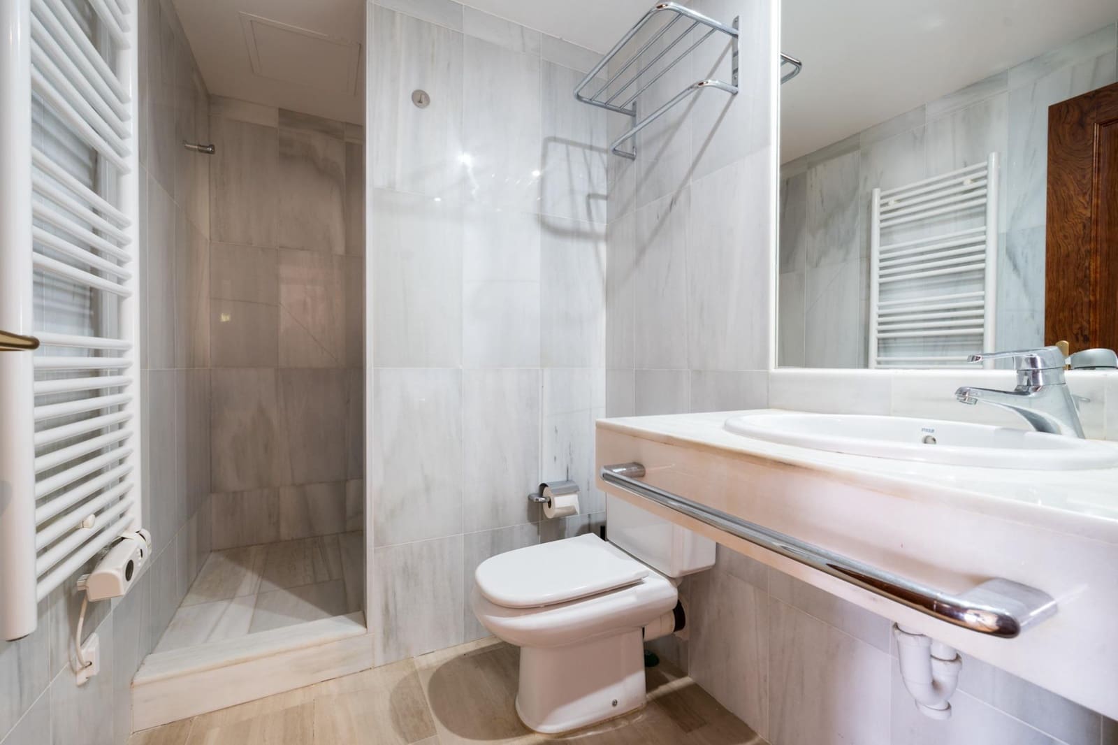 2 bedroom Apartment for sale in Illetas with pool - € 900,000 (Ref: 9420242)