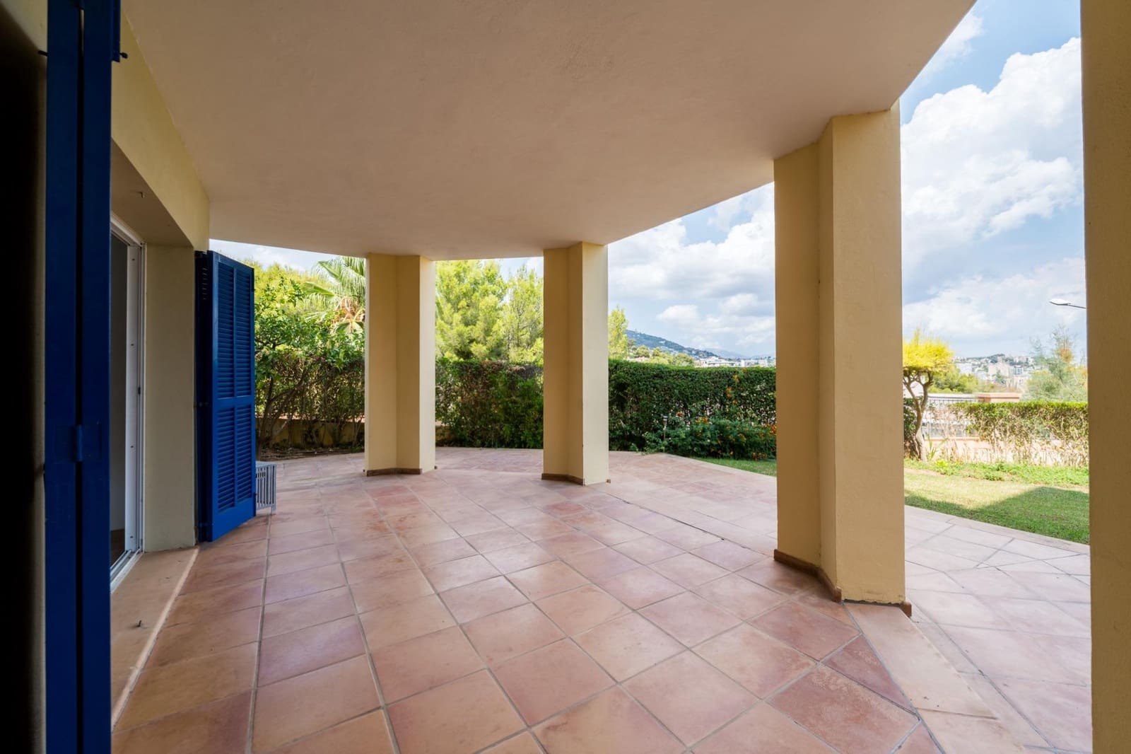 2 bedroom Apartment for sale in Illetas with pool - € 900,000 (Ref: 9420242)