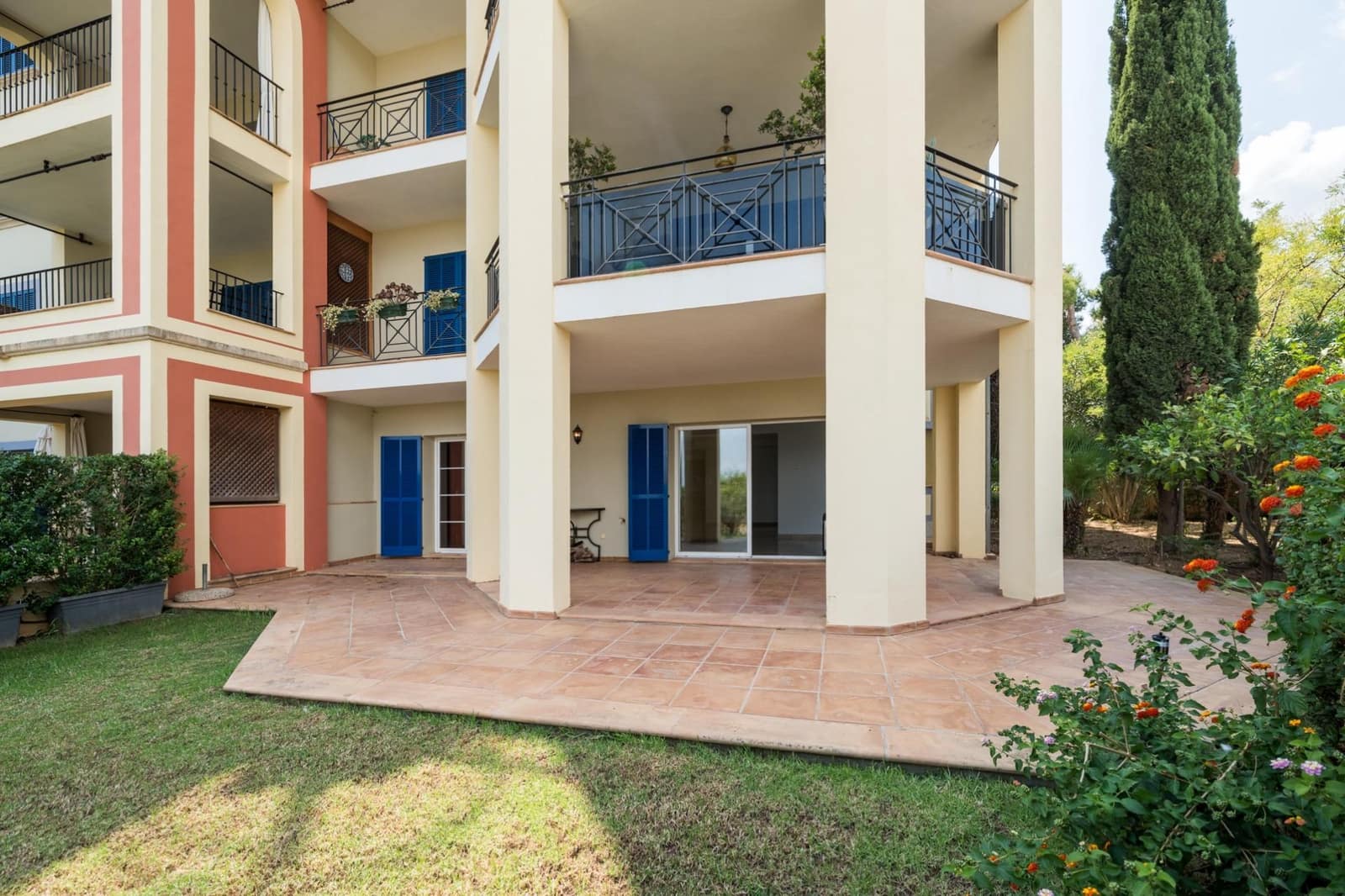 2 bedroom Apartment for sale in Illetas with pool - € 900,000 (Ref: 9420242)