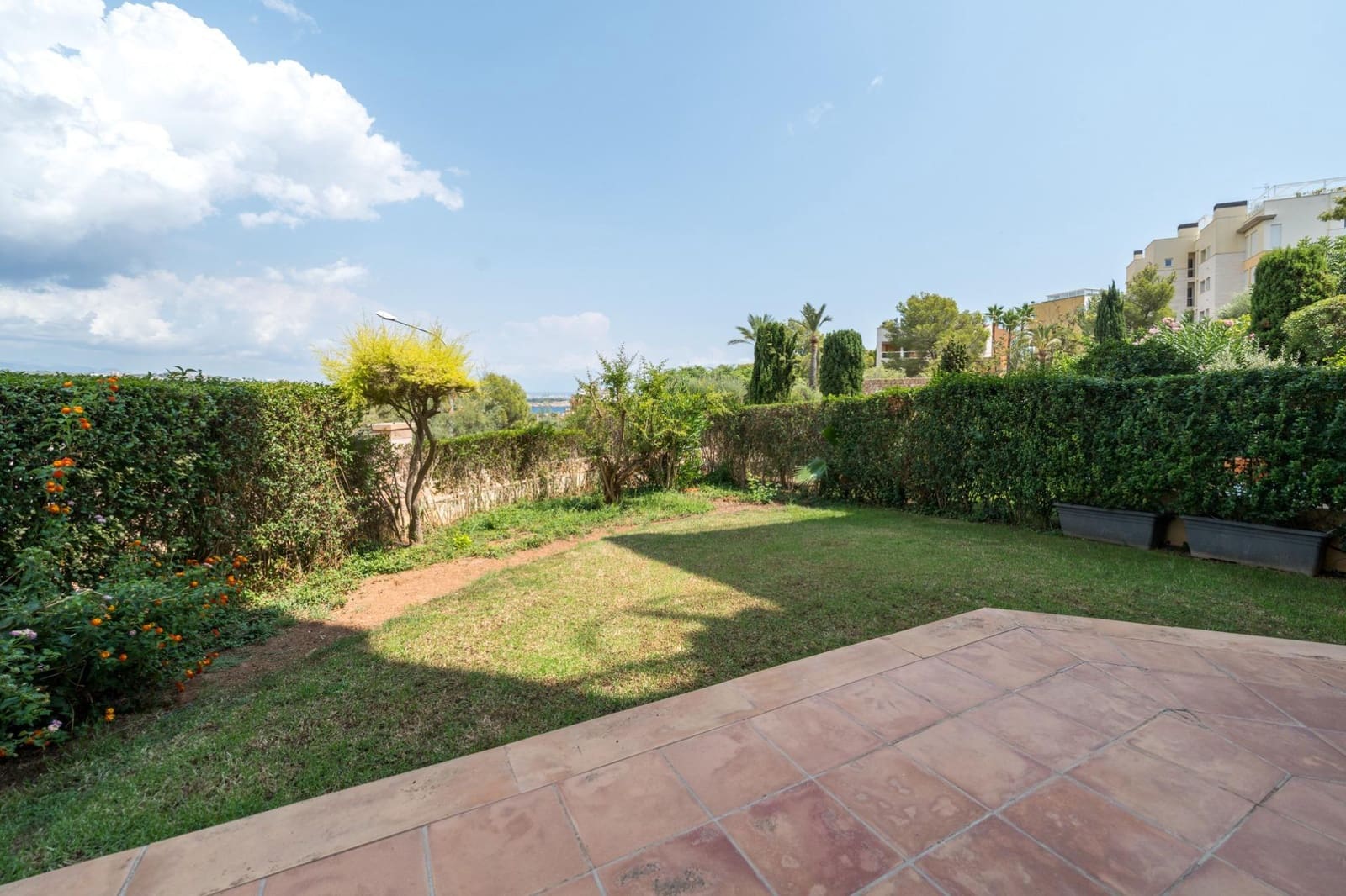 2 bedroom Apartment for sale in Illetas with pool - € 900,000 (Ref: 9420242)