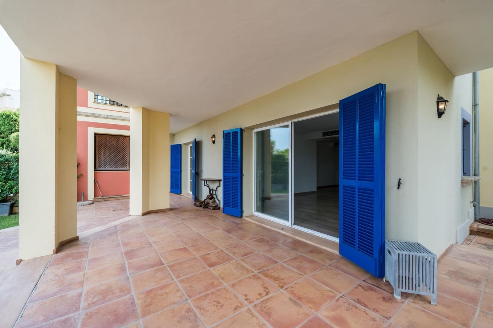 2 bedroom Apartment for sale in Illetas with pool - € 900,000 (Ref: 9420242)