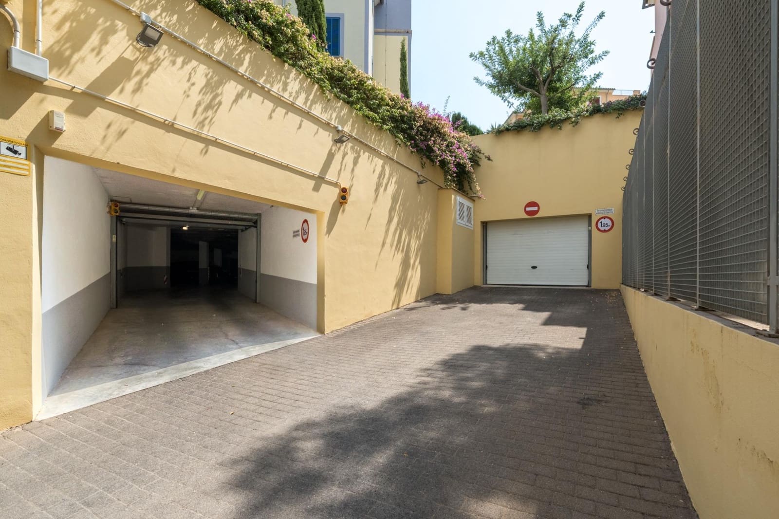 2 bedroom Apartment for sale in Illetas with pool - € 900,000 (Ref: 9420242)