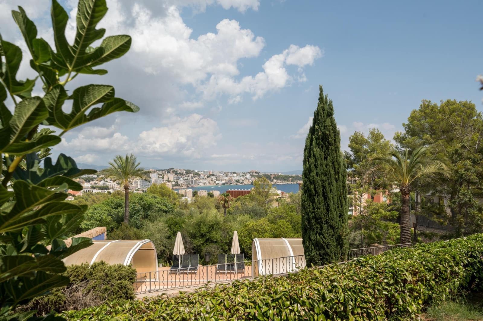 2 bedroom Apartment for sale in Illetas with pool - € 900,000 (Ref: 9420242)