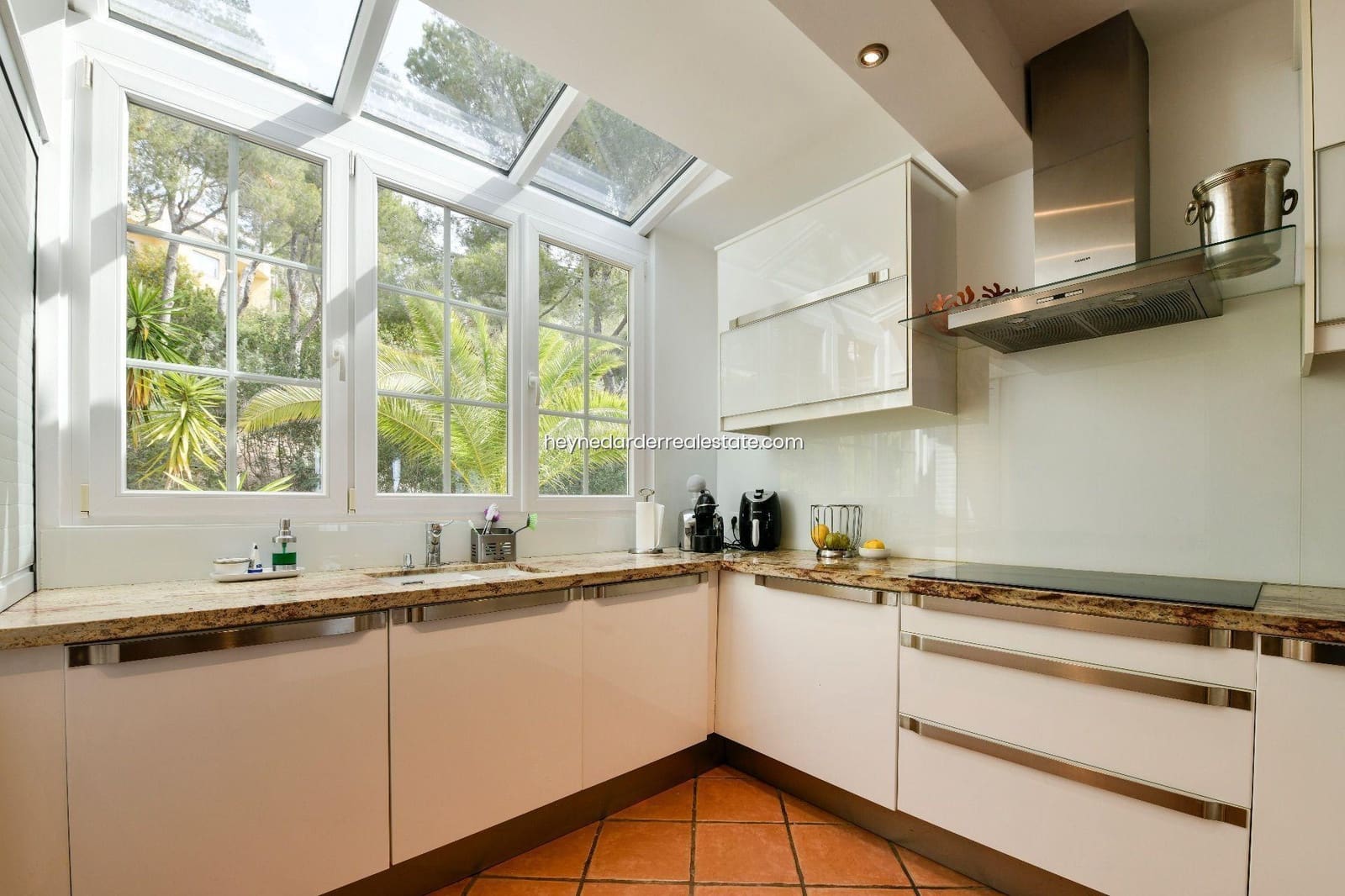 4 bedroom Villa for sale in Costa de la Calma with pool garage - € 1,980,000 (Ref: 9439026)