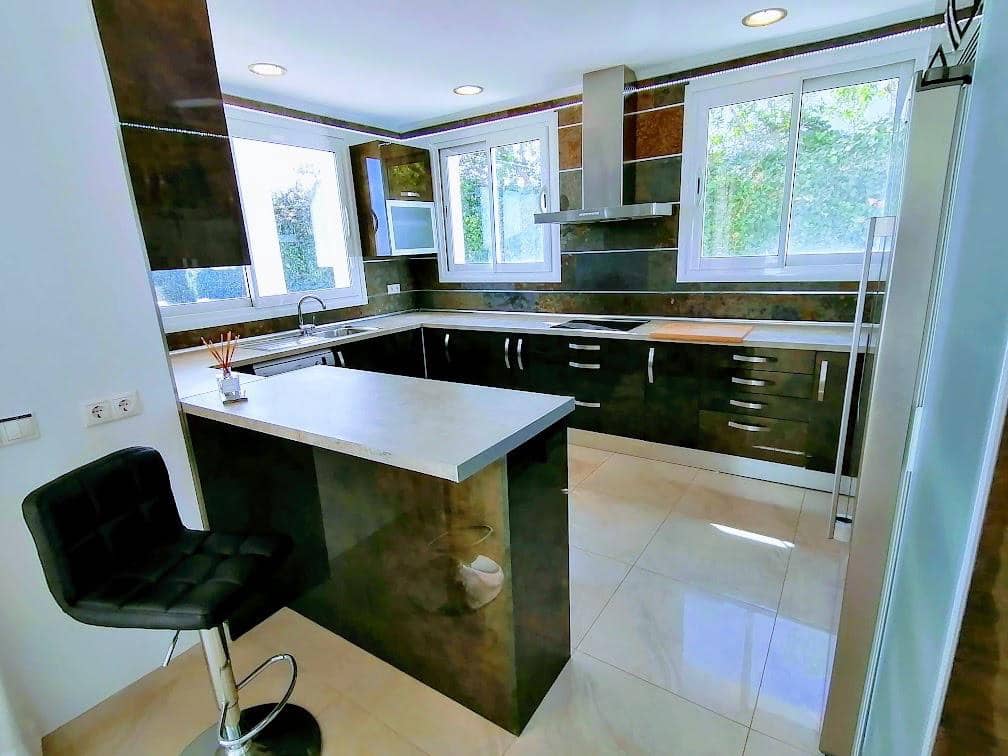 4 soveværelse Villa til leje i Santa Ponsa med swimmingpool garage - € 15.000 (Ref: 9450023)