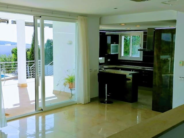 4 soveværelse Villa til leje i Santa Ponsa, Calvià med swimmingpool garage - € 15.000 (Ref: 9450023)