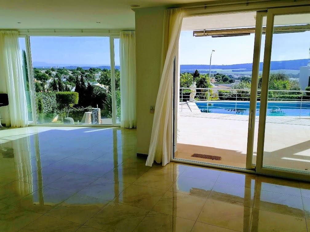 4 soveværelse Villa til leje i Santa Ponsa med swimmingpool garage - € 15.000 (Ref: 9450023)