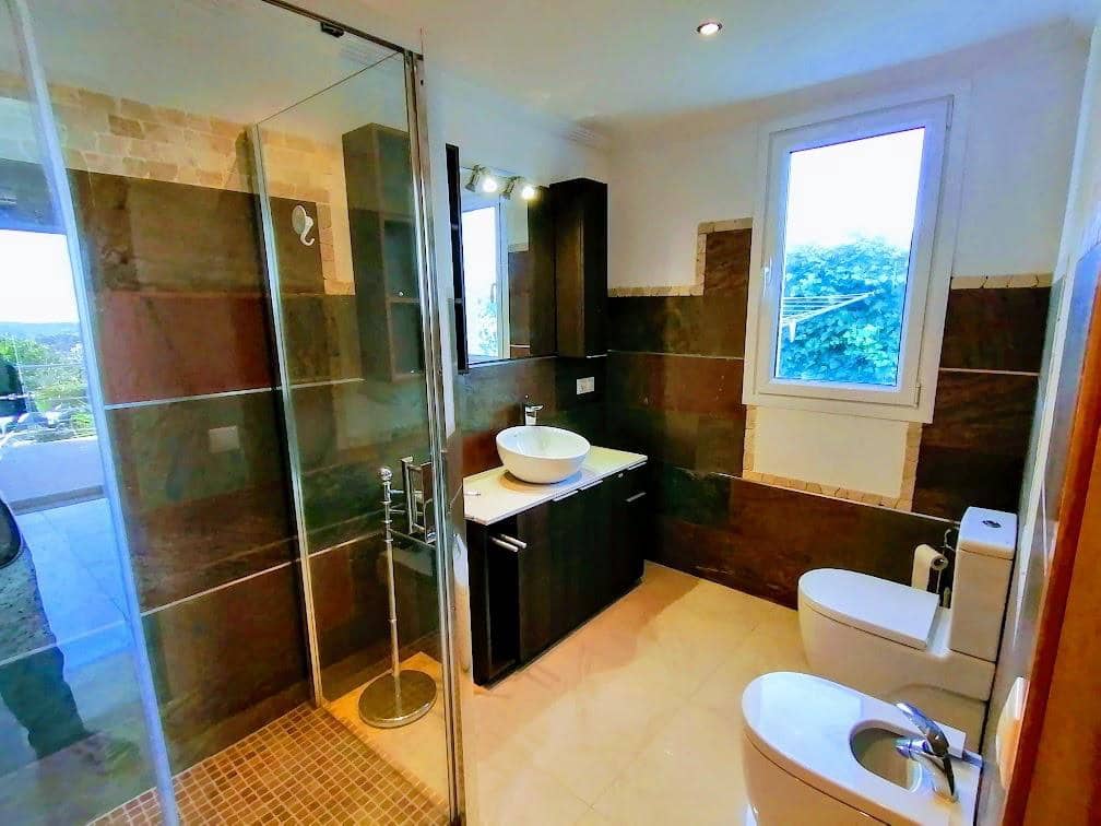 4 soveværelse Villa til leje i Santa Ponsa med swimmingpool garage - € 15.000 (Ref: 9450023)