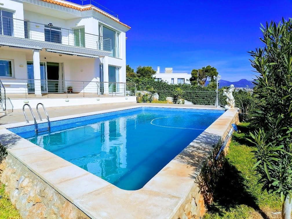4 soveværelse Villa til leje i Santa Ponsa med swimmingpool garage - € 15.000 (Ref: 9450023)