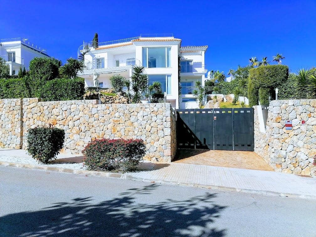 4 soveværelse Villa til leje i Santa Ponsa med swimmingpool garage - € 15.000 (Ref: 9450023)