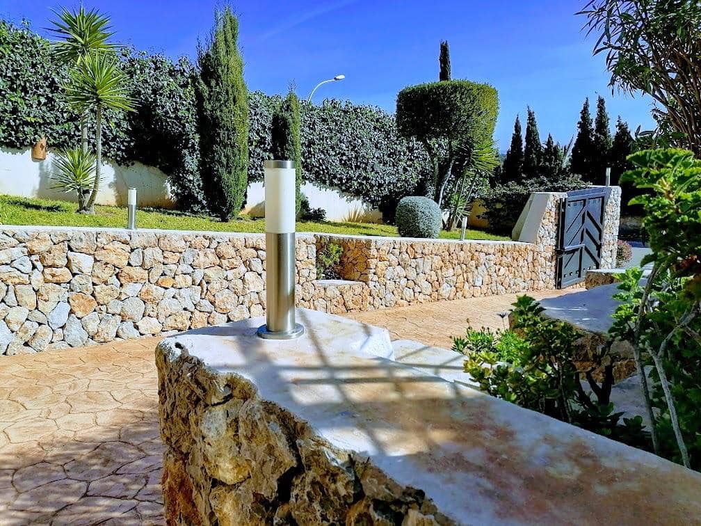 4 soveværelse Villa til leje i Santa Ponsa med swimmingpool garage - € 15.000 (Ref: 9450023)