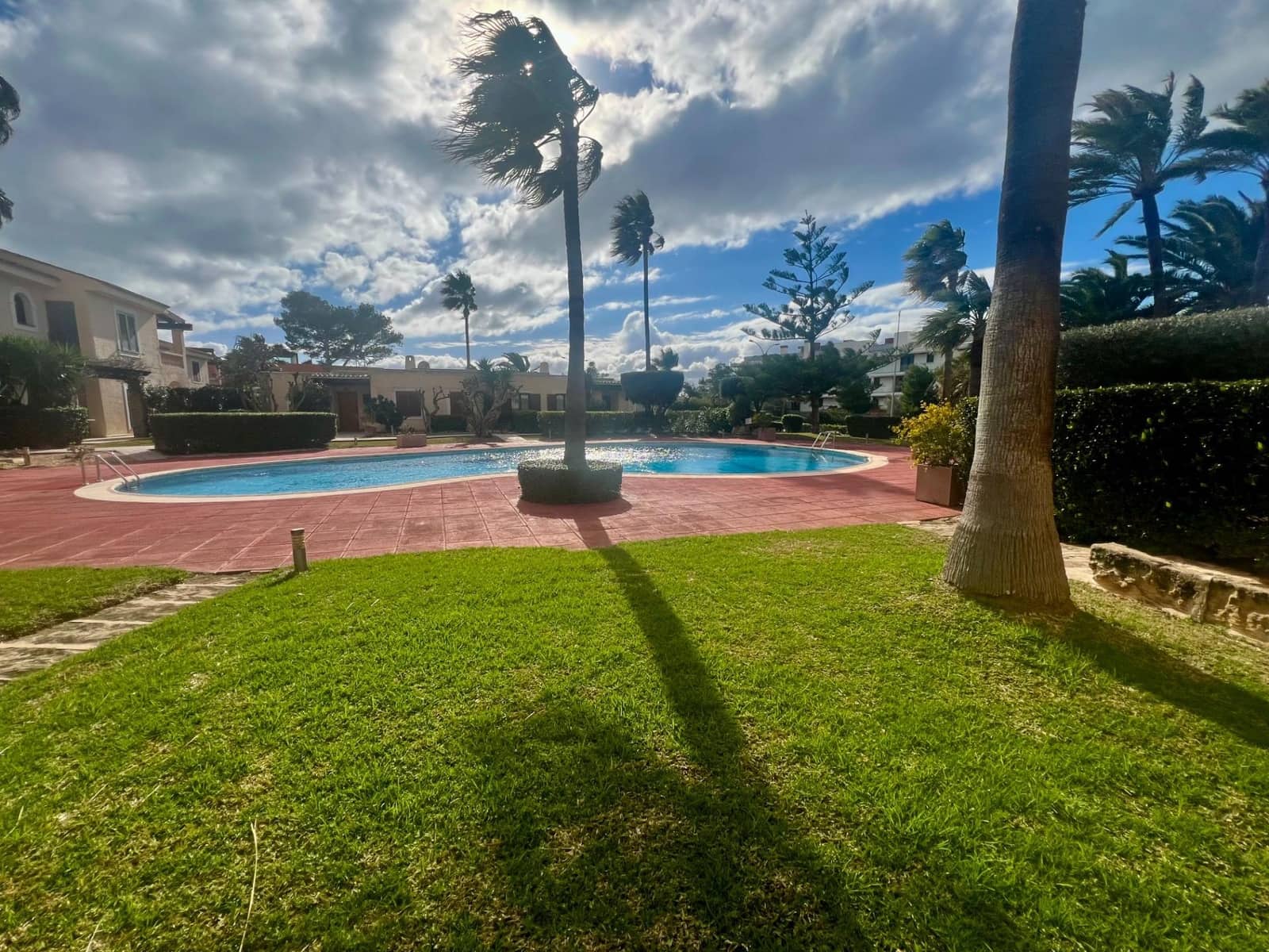 3 sovrum Lägenhet att hyra i Santa Ponsa med pool - 2 500 € (Ref: 9533842)