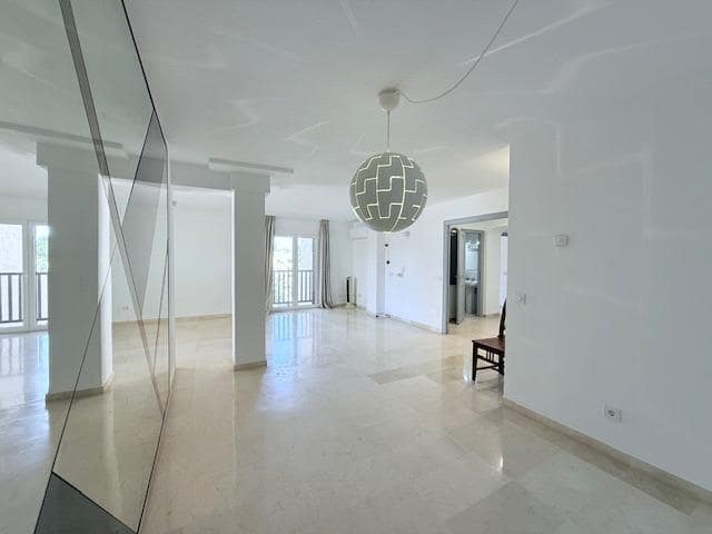 3 Zimmer Apartment zu vermieten in Santa Ponsa, Calvià mit Pool - 2.500 € (Ref: 9533842)