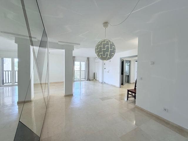 3 Zimmer Apartment zu vermieten in Santa Ponsa, Calvià mit Pool - 2.500 € (Ref: 9533842)