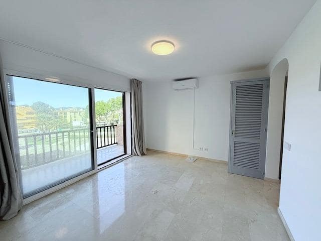 3 Zimmer Apartment zu vermieten in Santa Ponsa, Calvià mit Pool - 2.500 € (Ref: 9533842)