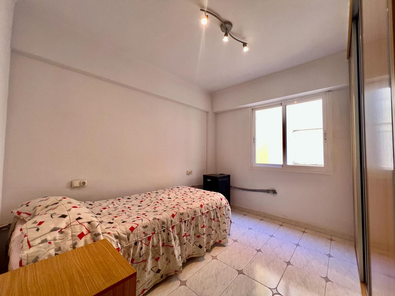 3 sovrum Lägenhet att hyra i Palma de Mallorca - 1 050 € (Ref: 9536052)