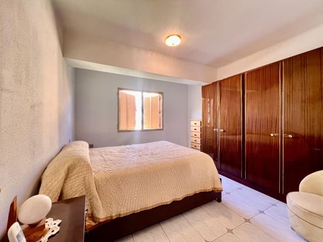 3 sovrum Lägenhet att hyra i Palma de Mallorca - 1 050 € (Ref: 9536052)