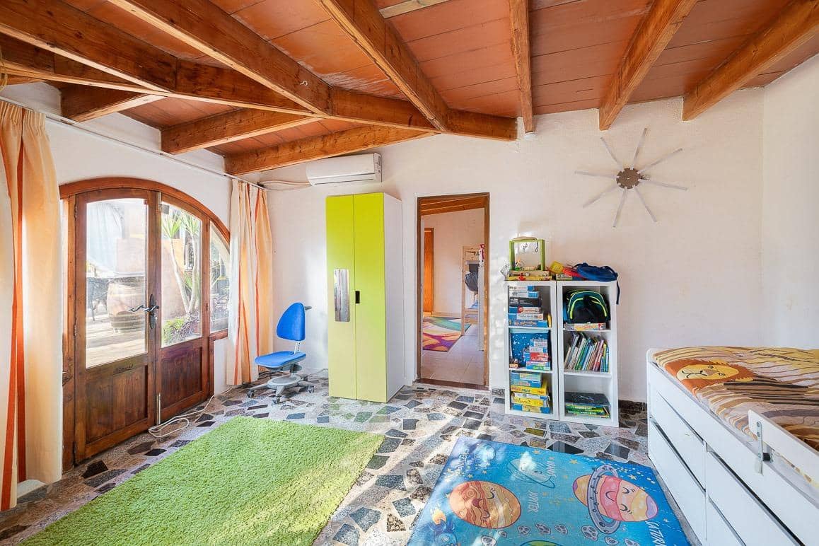 6 soveværelse Finca/Landehus til salg i Algaida med swimmingpool - € 1.100.000 (Ref: 9543774)