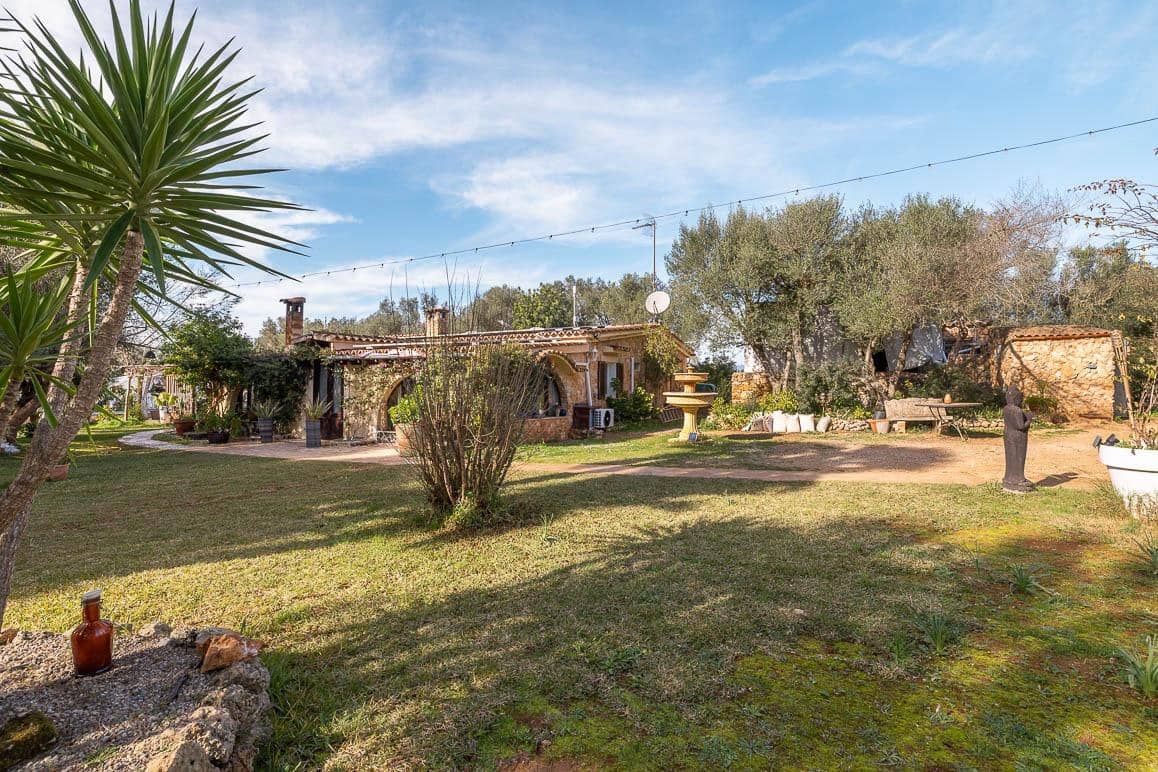 6 soveværelse Finca/Landehus til salg i Algaida med swimmingpool - € 1.100.000 (Ref: 9543774)