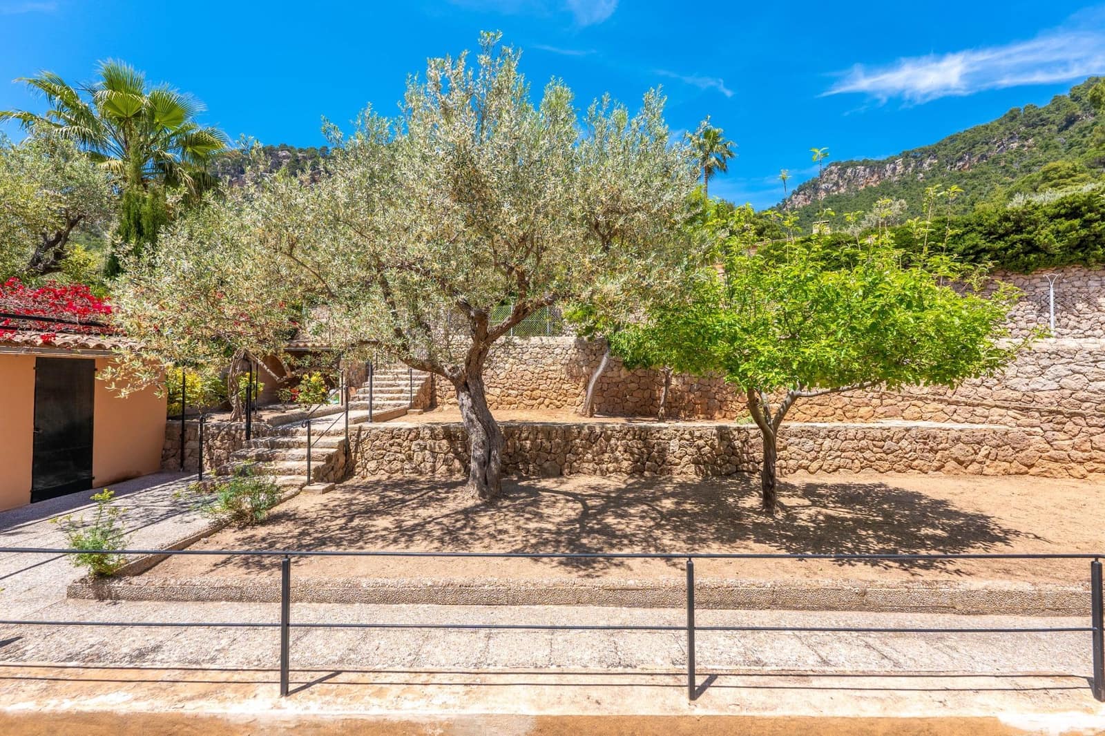 7 bedroom Villa for sale in Valldemosa - € 2,175,000 (Ref: 9586640)