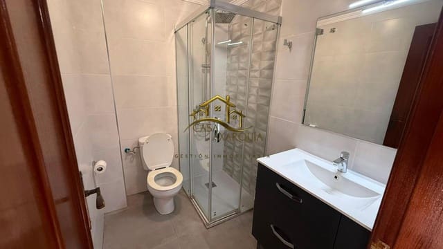 Chalet de 4 habitaciones en Caleta de Vélez, Vélez-Málaga en alquiler con piscina garaje - 1.400 € (Ref: 10013482)