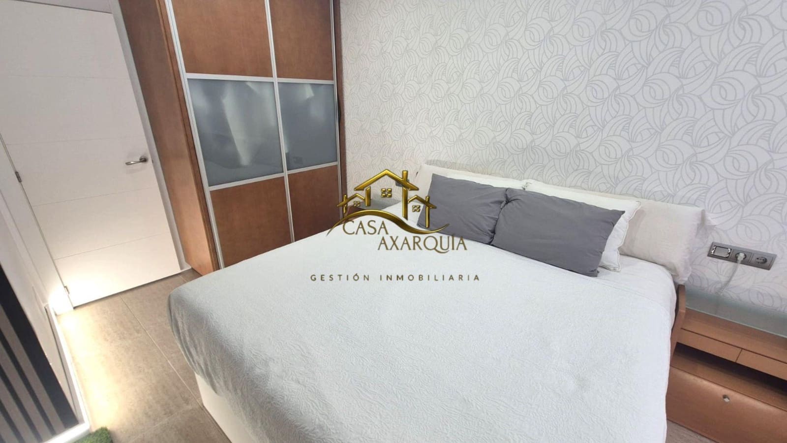 2 bedroom Flat for sale in Velez-Malaga - € 254,900 (Ref: 10013483)