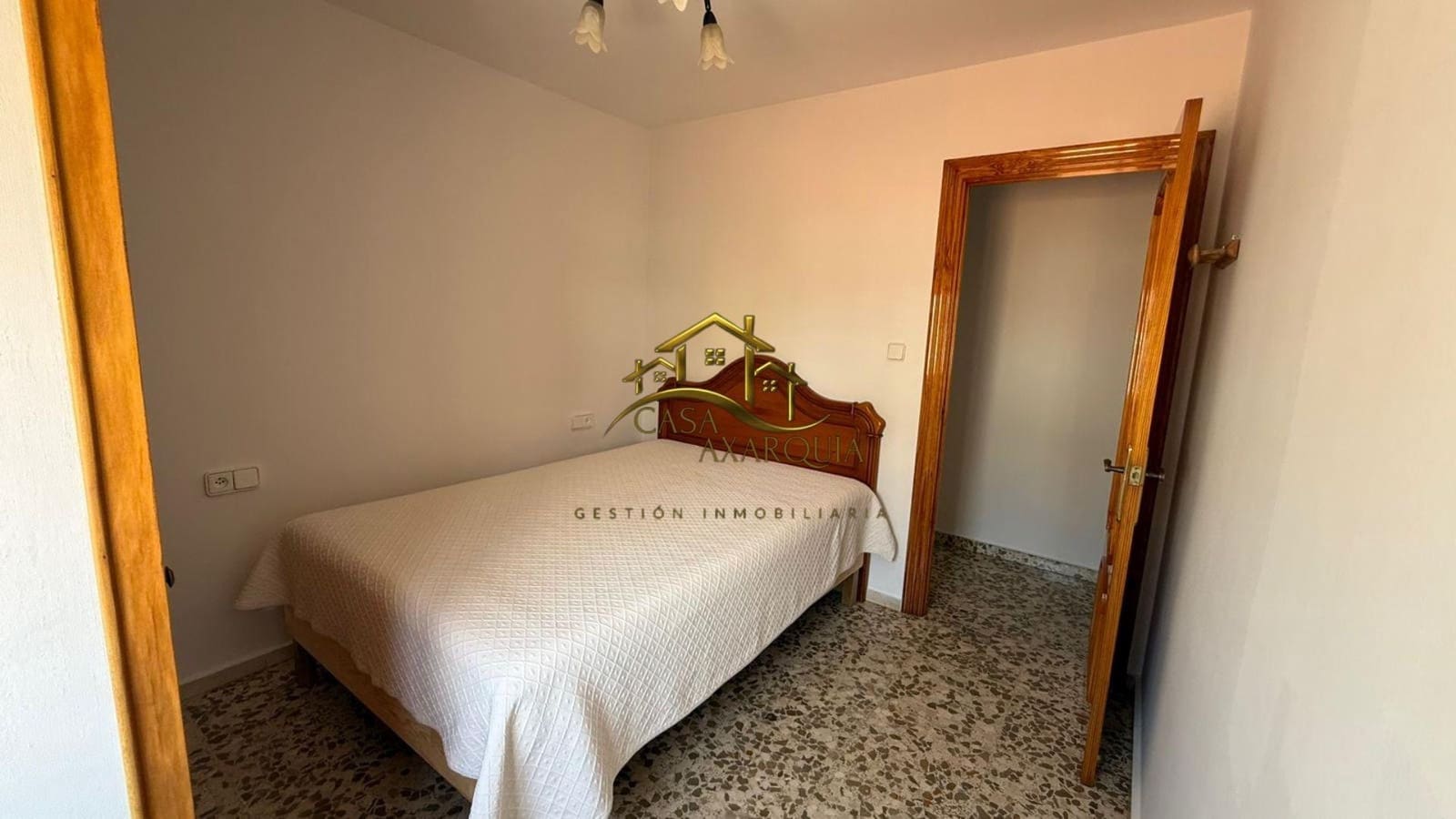 4 bedroom Flat for rent in Velez-Malaga - € 700 (Ref: 10047508)