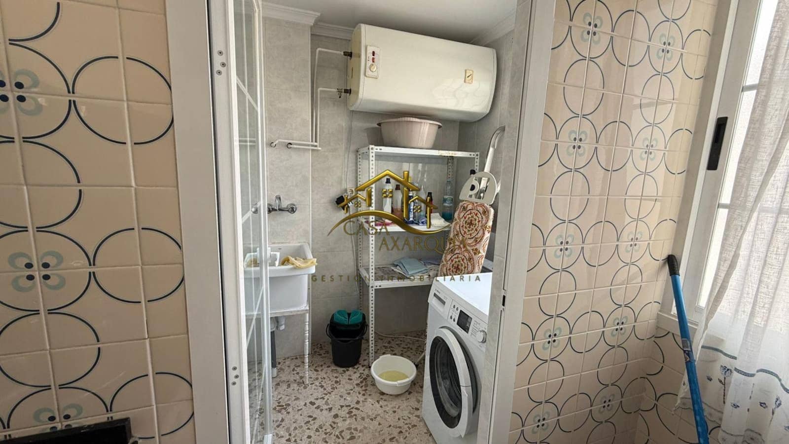 4 bedroom Flat for rent in Velez-Malaga - € 700 (Ref: 10047508)