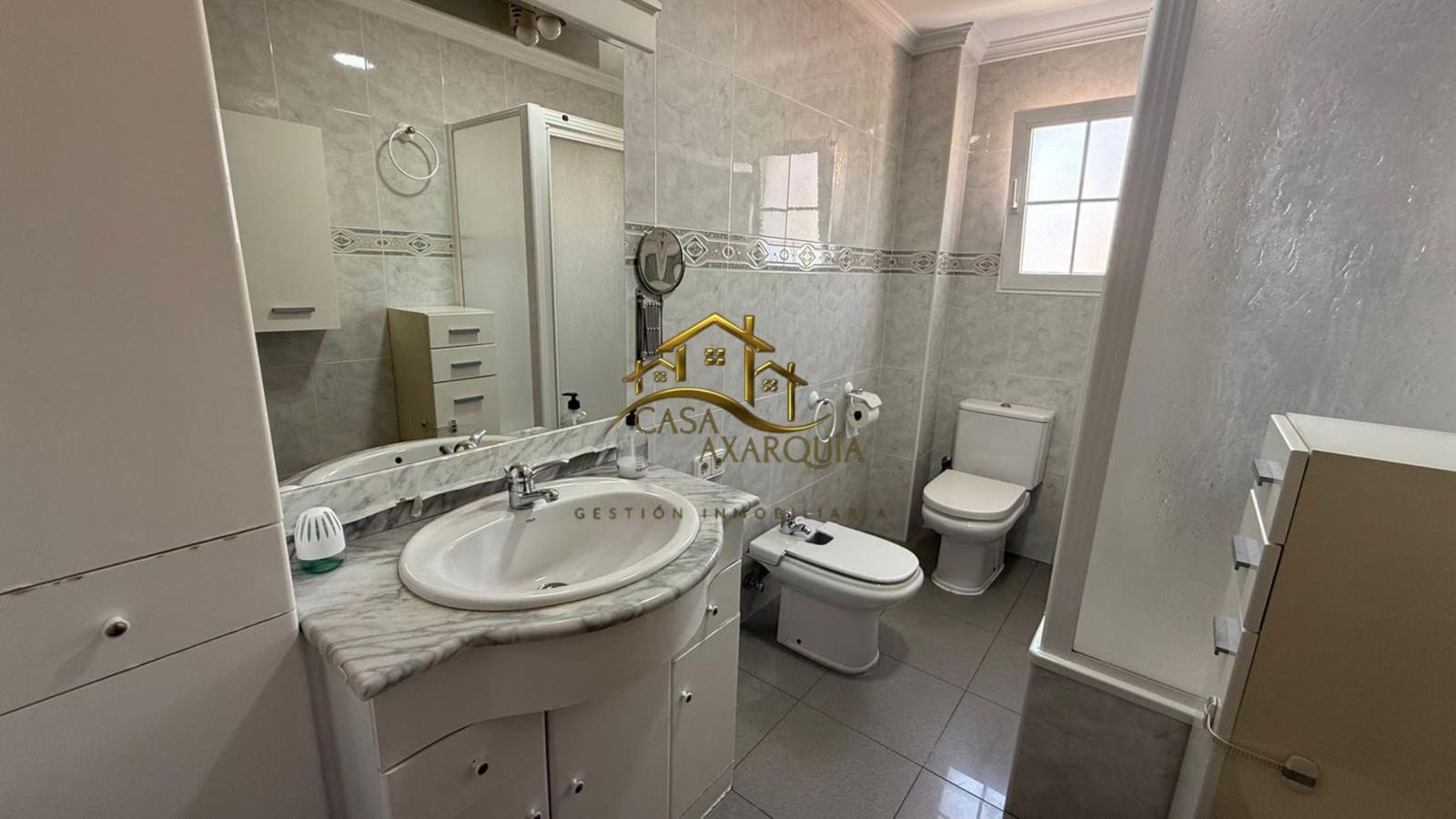 4 bedroom Flat for rent in Velez-Malaga - € 700 (Ref: 10047508)