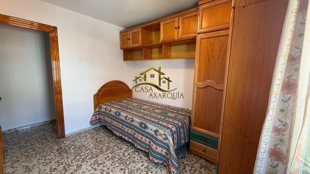 4 bedroom Flat for rent in Vélez-Málaga - € 700 (Ref: 10047508)