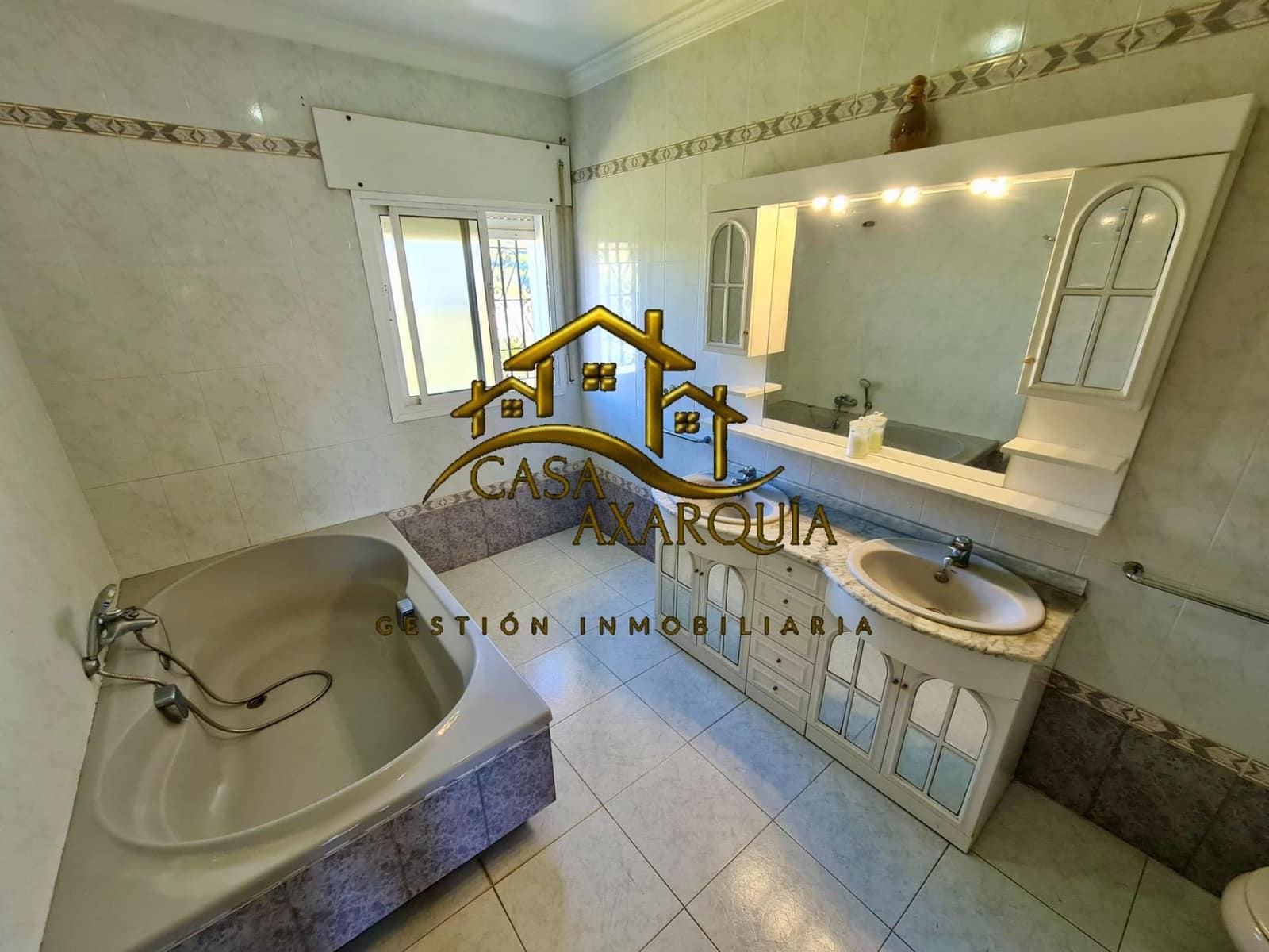 3 soveværelse Finca/Landehus til salg i Chilches med garage - € 560.000 (Ref: 8999553)