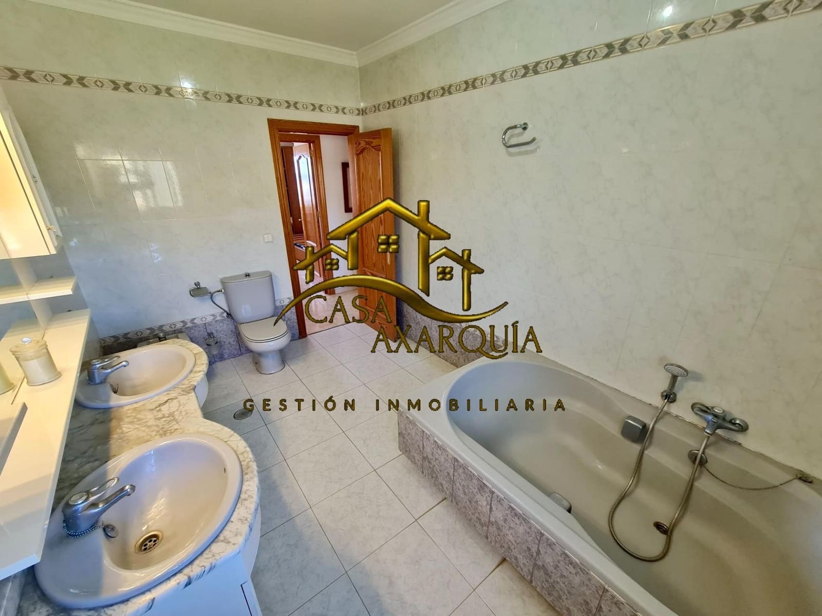 3 soveværelse Finca/Landehus til salg i Chilches med garage - € 560.000 (Ref: 8999553)