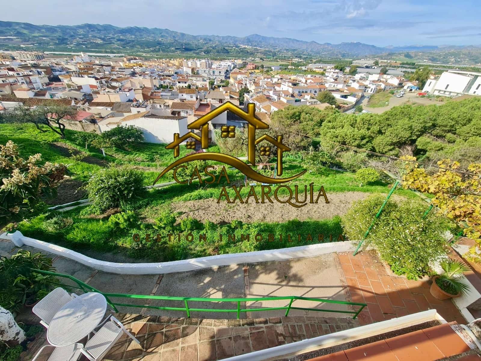 4 soveværelse Finca/Landehus til salg i Velez-Malaga med garage - € 395.000 (Ref: 8999564)