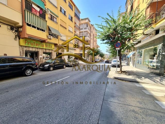 Piso de 3 habitaciones en Vélez-Málaga en venta - 165.000 € (Ref: 9335195)