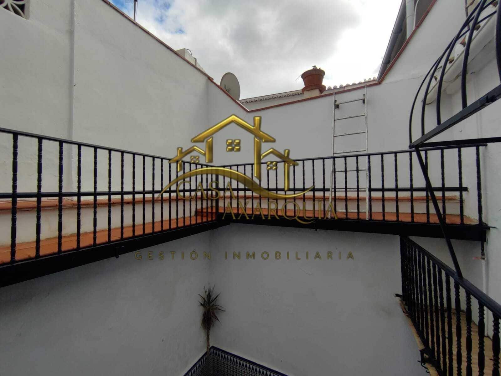 5 bedroom Townhouse for sale in Velez-Malaga - € 299,000 (Ref: 9474988)