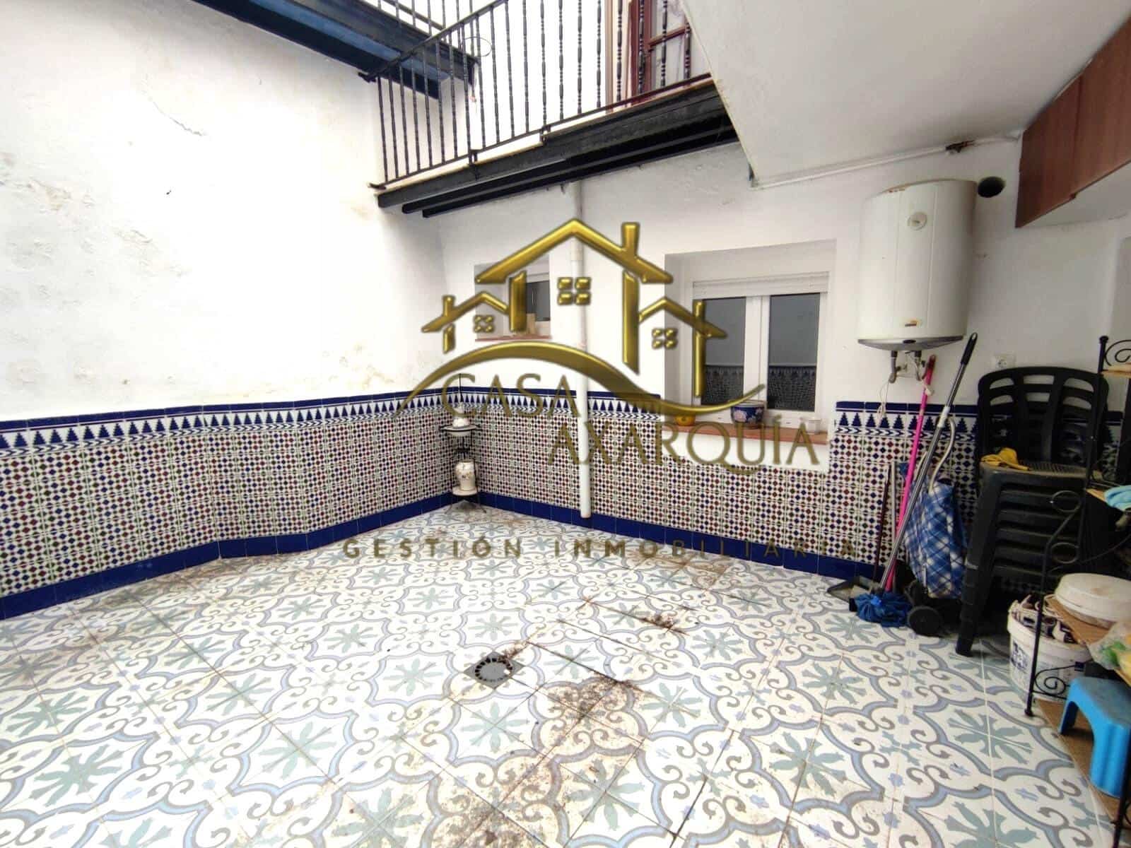 5 bedroom Townhouse for sale in Velez-Malaga - € 299,000 (Ref: 9474988)