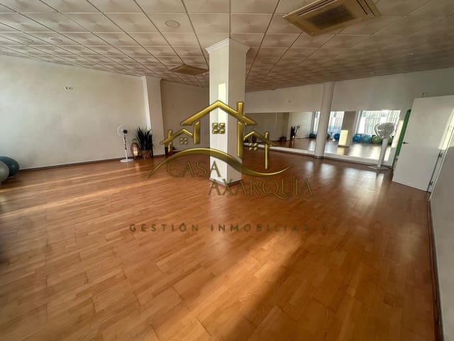 2 makuuhuone Kaupallinen myytävänä paikassa Torre del Mar, Vélez-Málaga - 329 000 € (Ref: 9527856)