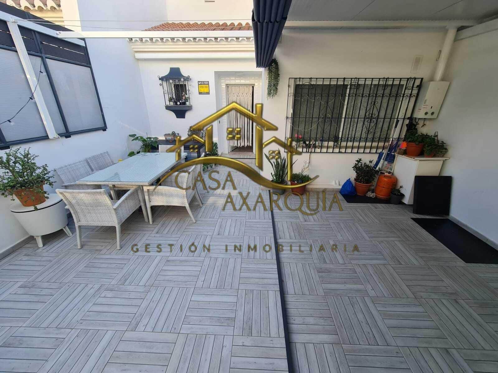 2 soveværelse Rækkehus til salg i Torre del Mar med swimmingpool - € 450.000 (Ref: 9530834)