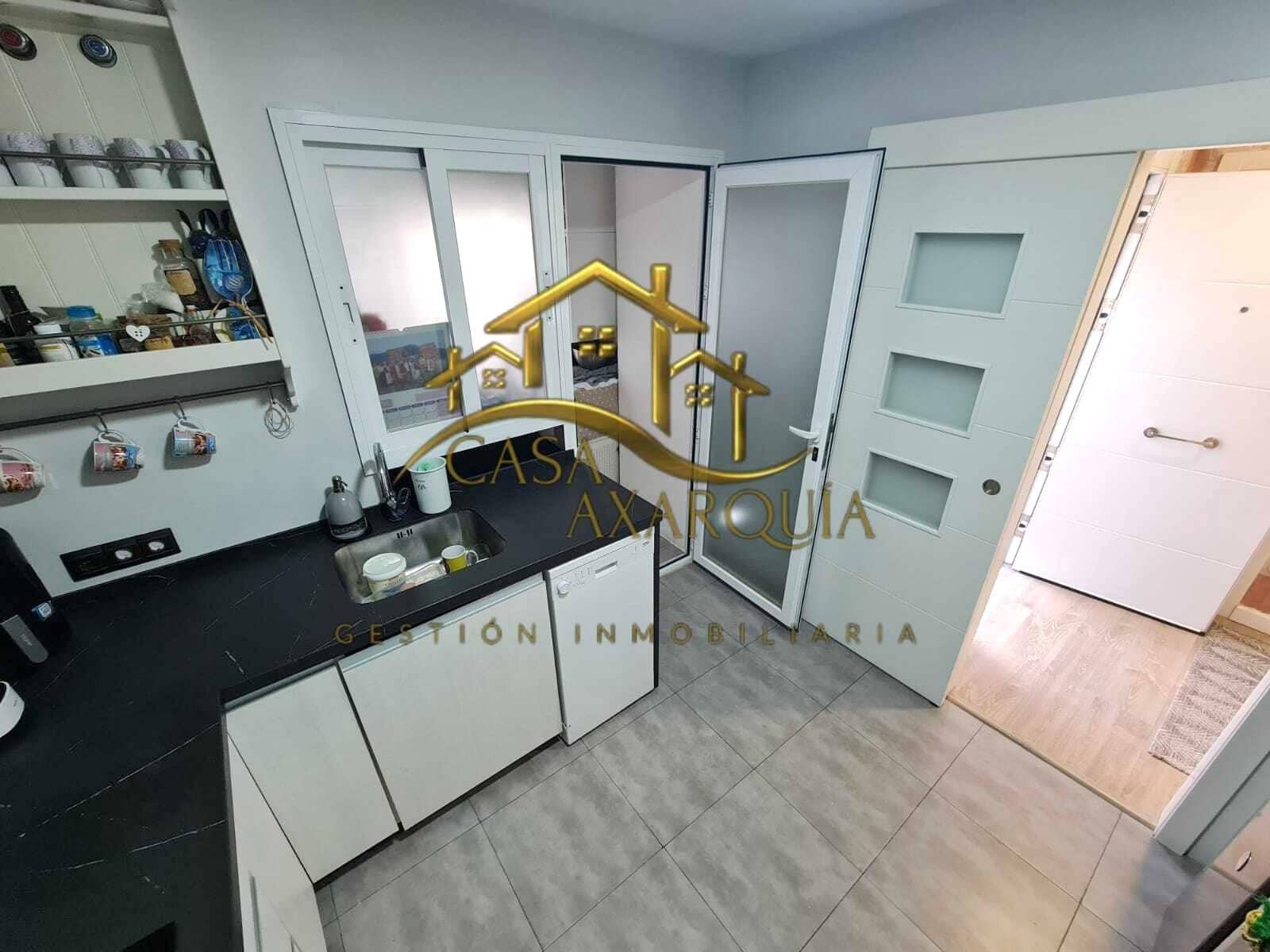 2 soveværelse Rækkehus til salg i Torre del Mar med swimmingpool - € 450.000 (Ref: 9530834)