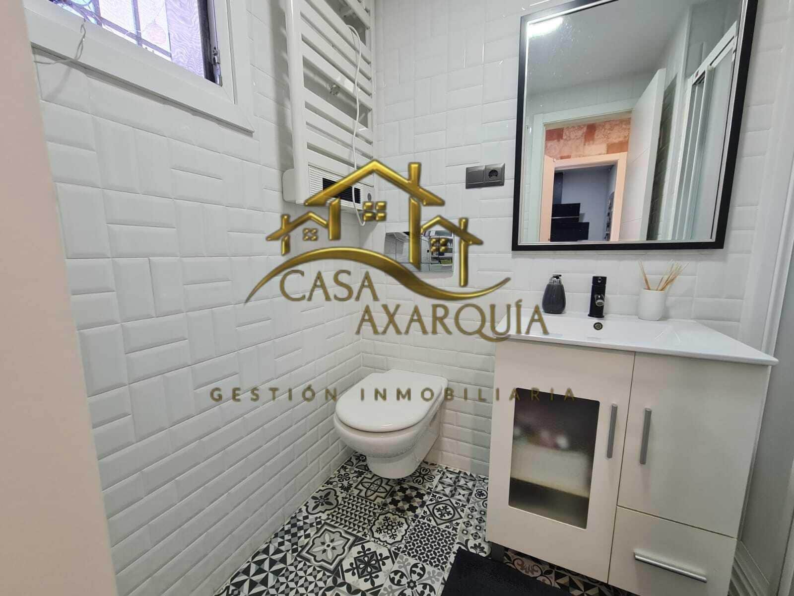 2 soveværelse Rækkehus til salg i Torre del Mar med swimmingpool - € 450.000 (Ref: 9530834)