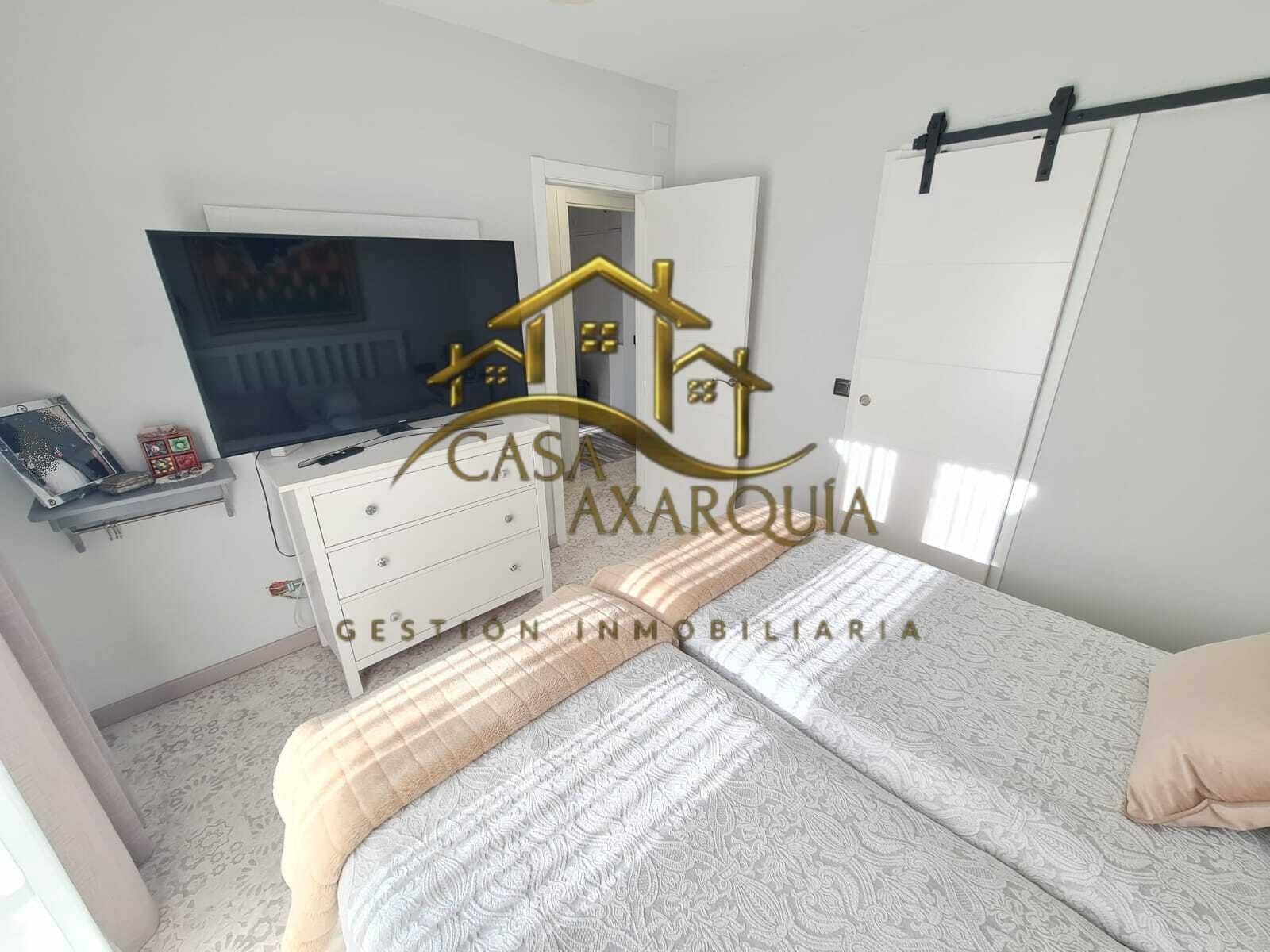 2 soveværelse Rækkehus til salg i Torre del Mar med swimmingpool - € 450.000 (Ref: 9530834)