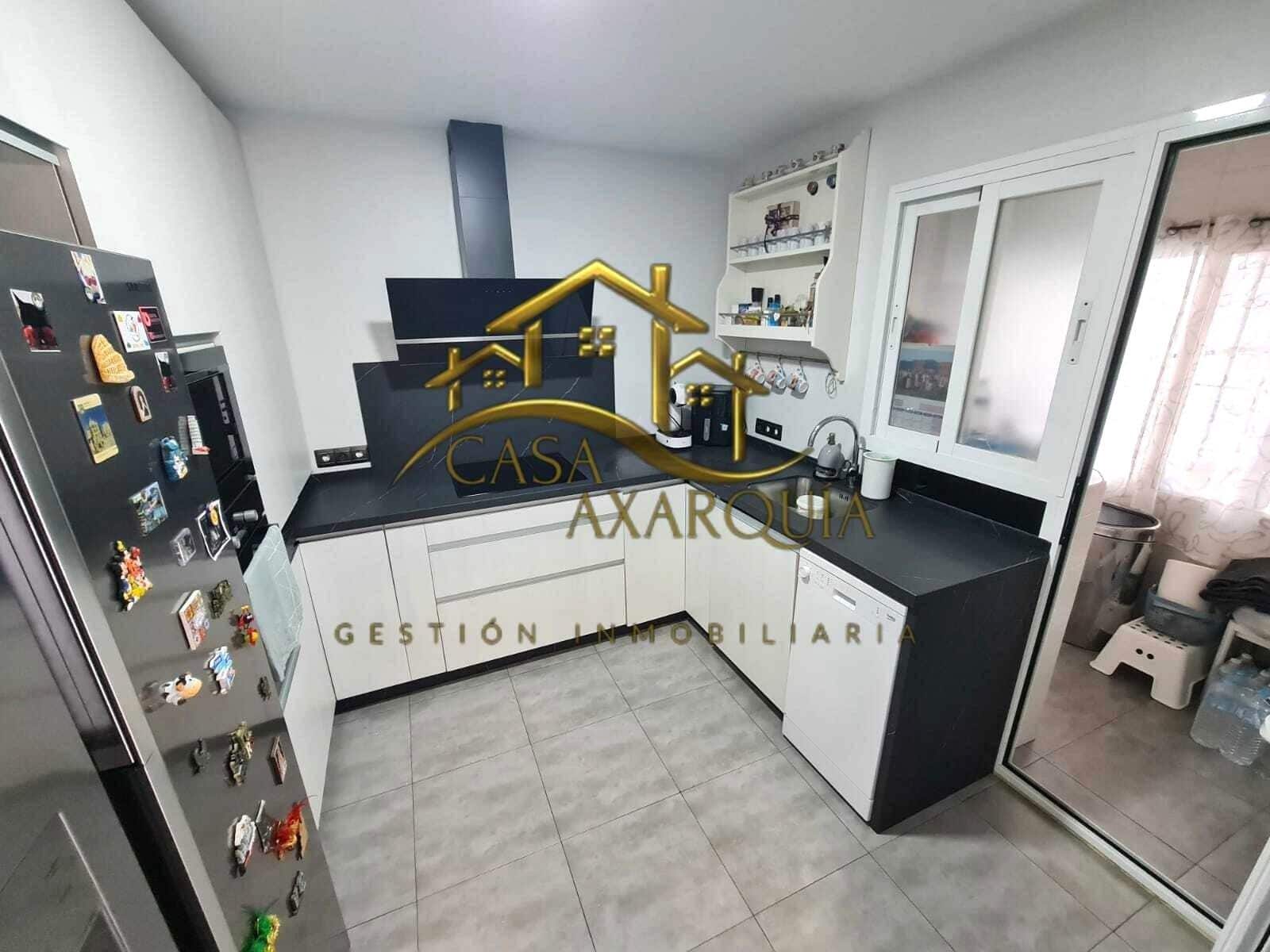 2 soveværelse Rækkehus til salg i Torre del Mar med swimmingpool - € 450.000 (Ref: 9530834)